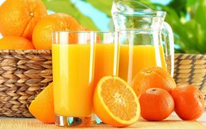 شراب البرتقال البارد